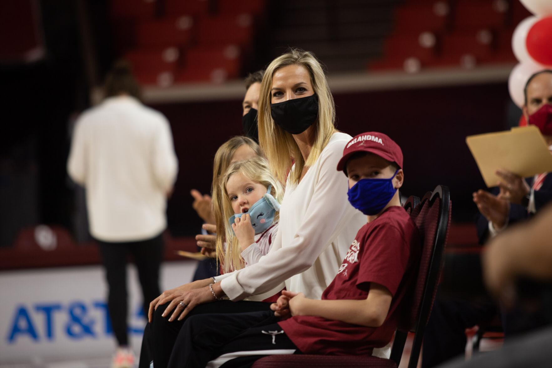 Jennie Baranczyk and family